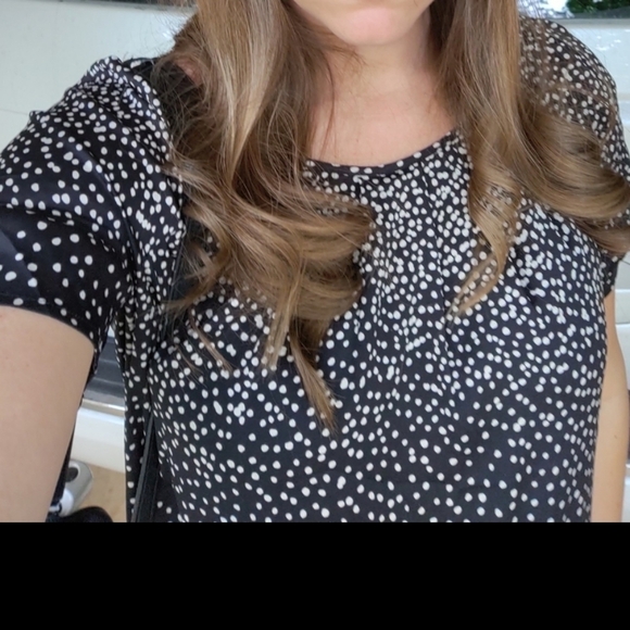 A Pea in the Pod | Silk Like Polka Dot Top - Picture 3 of 4